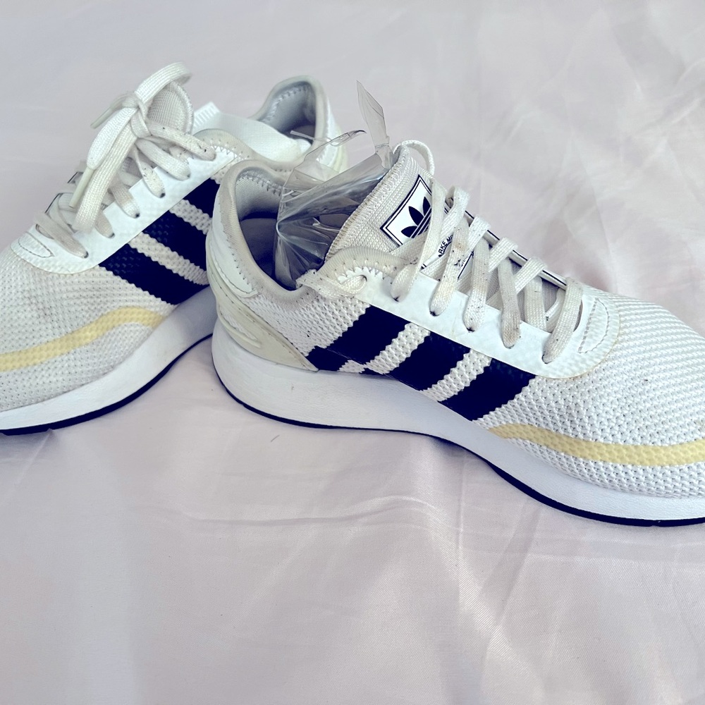 Adidas - Picture 2 of 5
